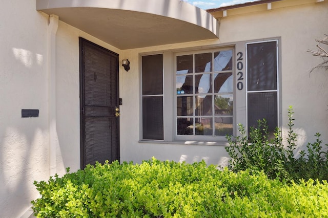 2020 N Fruit Ave, Fresno, CA 93705 - view of exterior entry with stucco siding