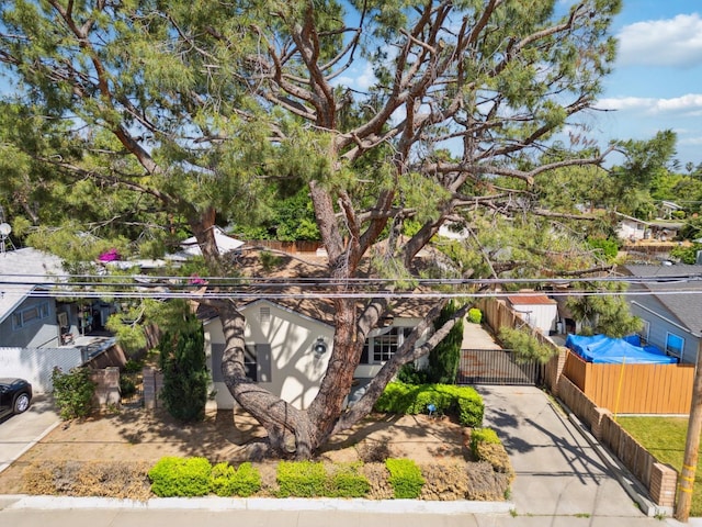2020 N Fruit Ave, Fresno, CA 93705 - view of front of house featuring fence and a gate