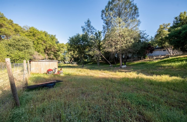 47438 Cheyenne Rd, Coarsegold, CA 93614 - view of yard featuring fence