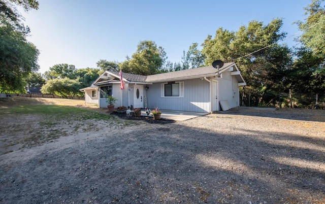 47438 Cheyenne Rd, Coarsegold, CA 93614 - view of front of house with fence