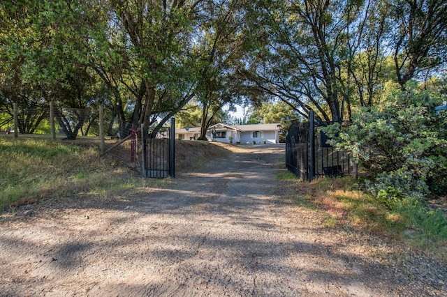 47438 Cheyenne Rd, Coarsegold, CA 93614 - view of front of property with driveway