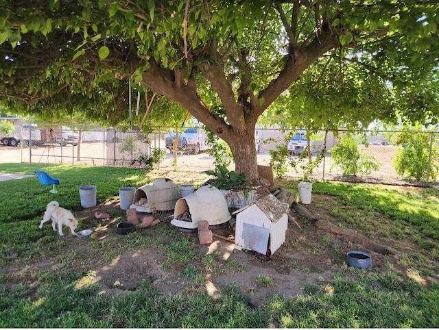 2409 N Valentine Ave, Fresno, CA 93722 - view of yard featuring fence