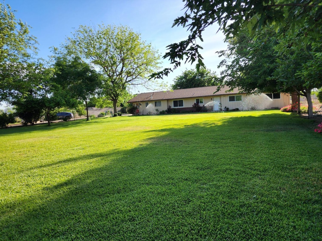 2409 N Valentine Ave, Fresno, CA 93722 - photo 1