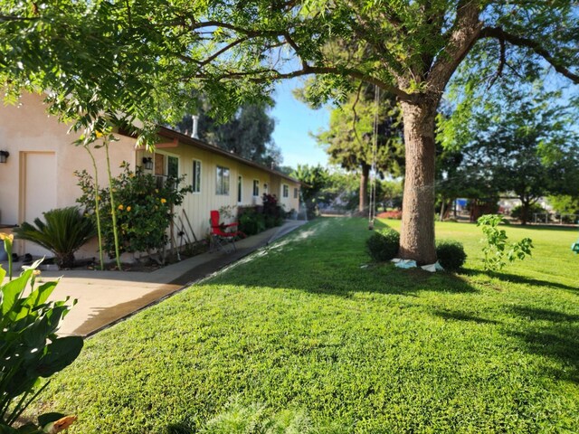 2409 N Valentine Ave, Fresno, CA 93722 - view of green lawn