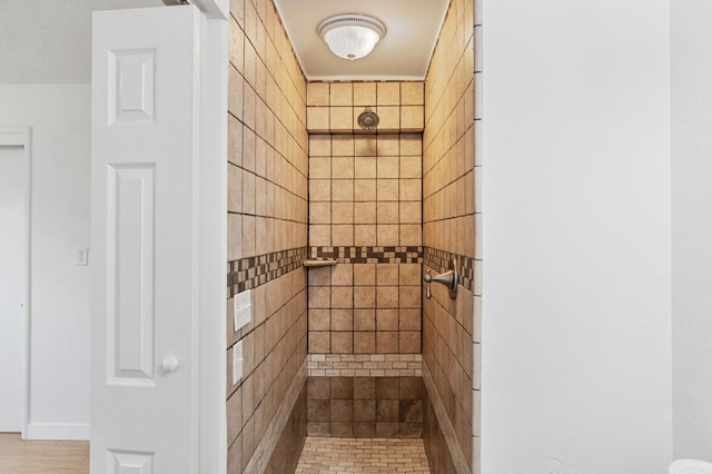 638 W Dennis Dr, Clovis, CA 93612 - full bath with a tile shower