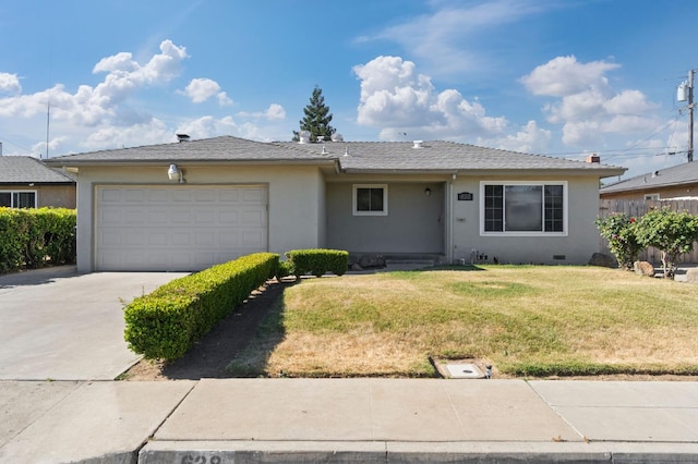 638 W Dennis Dr, Clovis, CA 93612 - view of front of home featuring a garage, stucco siding, driveway, and a front lawn