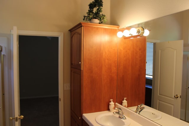 373 W Houston Ave, Clovis, CA 93611 - bathroom featuring vanity