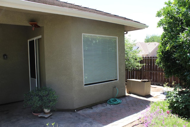 373 W Houston Ave, Clovis, CA 93611 - view of patio / terrace with fence