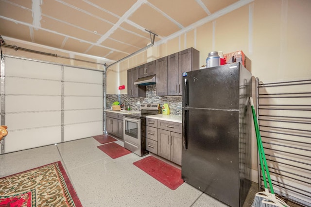 746 E Curtis Ave, Fowler, CA 93625 - garage featuring freestanding refrigerator