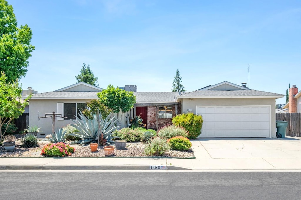 1460 Santa Ana Ave, Clovis, CA 93611 - photo 1