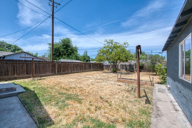 4487 E Bend Ave, Fresno, CA 93702 - view of yard
