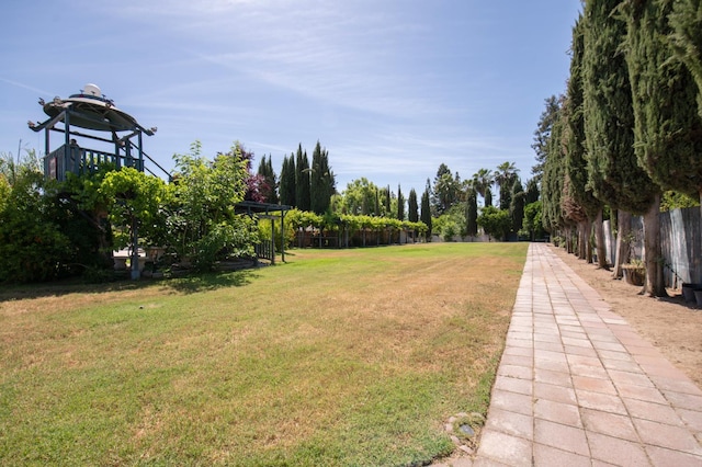 8067 E Belmont Ave, Fresno, CA 93737 - view of grassy yard