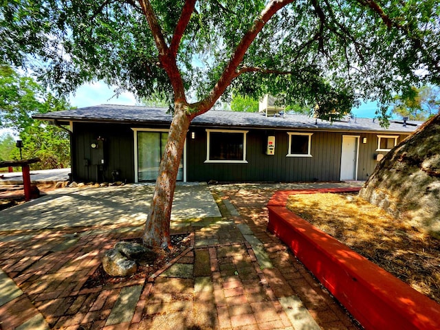 41549 Long Hollow Dr, Coarsegold, CA 93614 - view of front of home with a patio