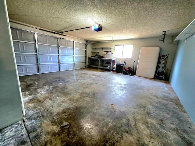 41549 Long Hollow Dr, Coarsegold, CA 93614 - garage featuring a garage door opener