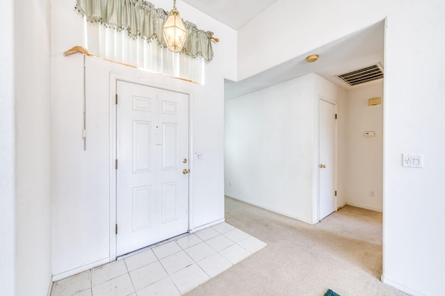 2670 N Katy Ave, Fresno, CA 93722 - entryway with light carpet