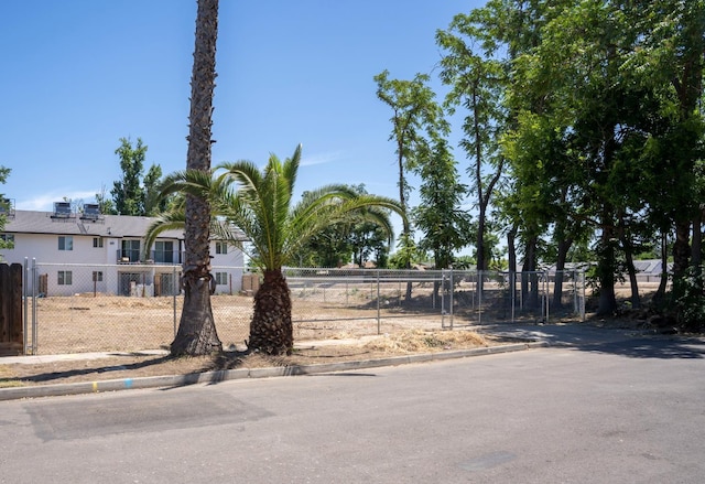 3606 N College Ave, Fresno, CA 93704