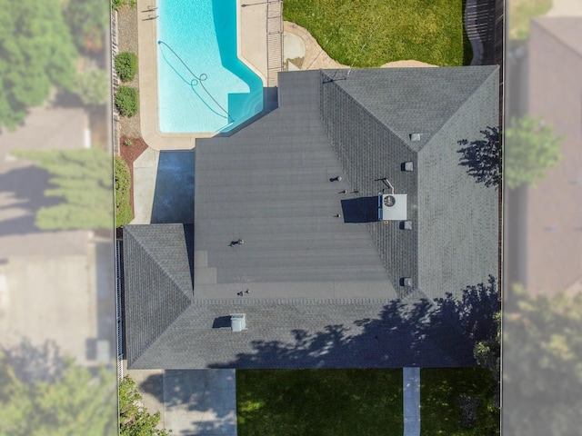 drone / aerial view of a pool area