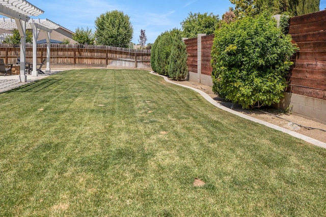 2506 20th Ave, Kingsburg, CA 93631 - view of yard with a pergola and a patio
