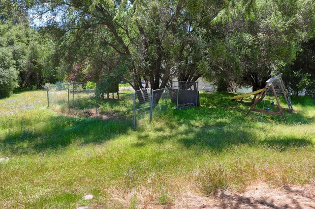 42177 Lone Olive Ln, Ahwahnee, CA 93601 - view of yard featuring fence