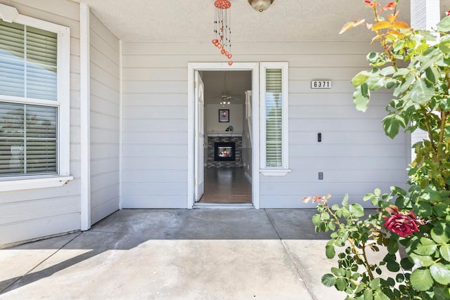 6371 N Babigian Ave, Fresno, CA 93722 - view of doorway to property