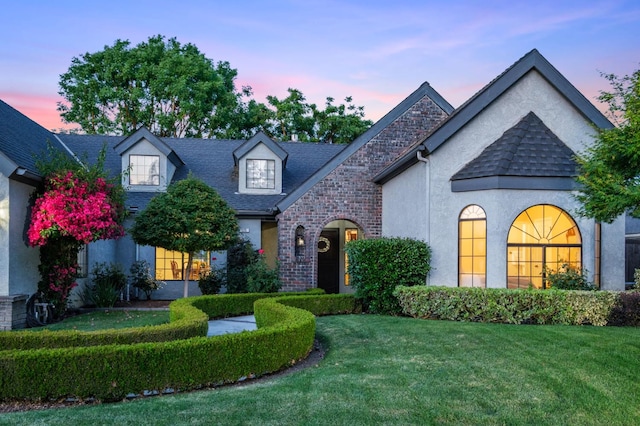 525 E Shelldrake Cir, Fresno, CA 93730 - view of front of property with a lawn and stucco siding