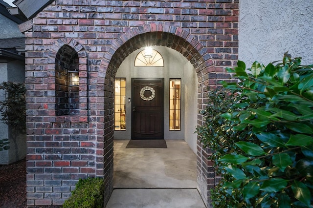 525 E Shelldrake Cir, Fresno, CA 93730 - property entrance featuring brick siding