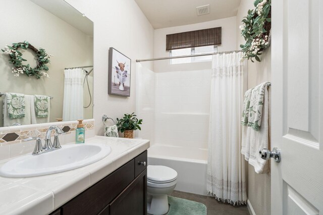 3942 Harlan Ranch Blvd, Clovis, CA 93619 - bathroom with toilet, vanity, and shower / bath combination with curtain