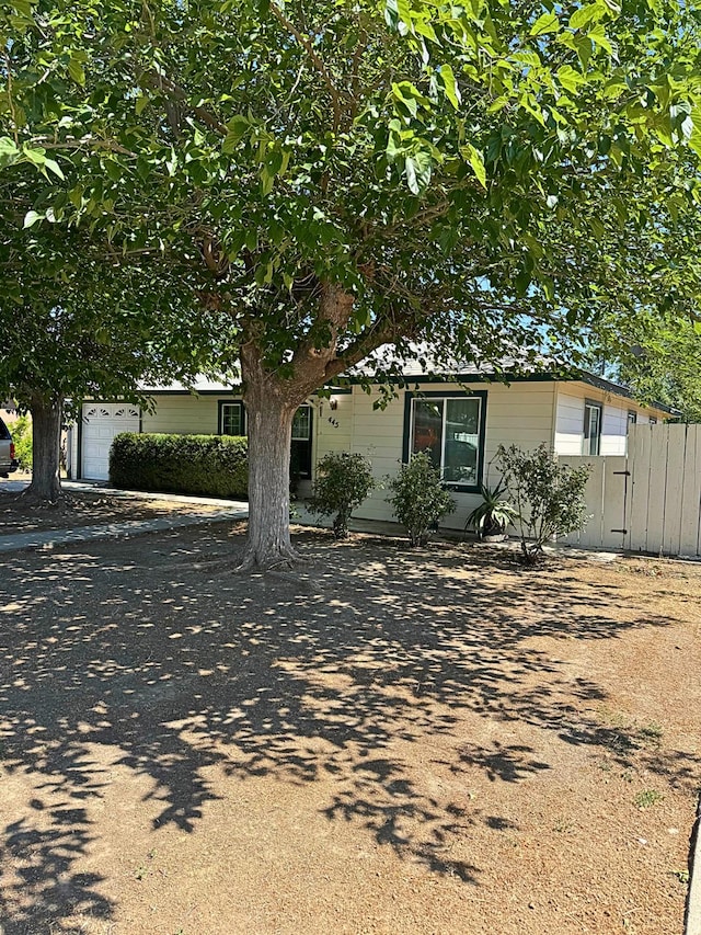 445 Yale, Coalinga, CA 93210 - view of front facade