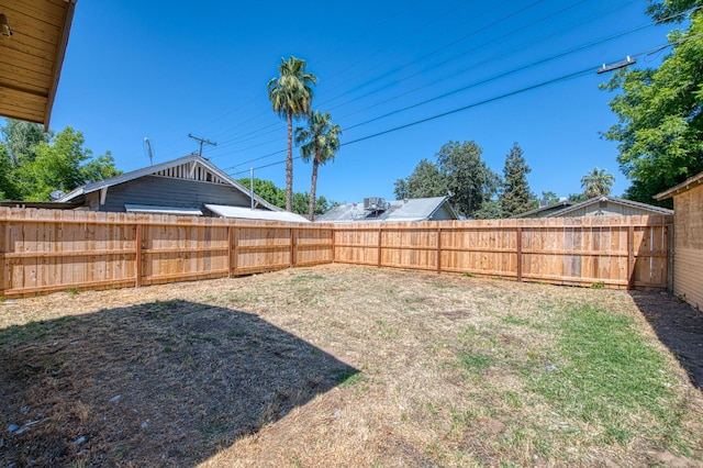 1010 N Ferger Ave, Fresno, CA 93728 - view of fenced backyard