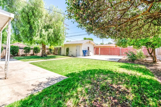 1934 N Vagedes Ave, Fresno, CA 93705 - view of yard featuring a patio