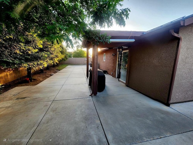 5788 E Mono St, Fresno, CA 93727 - view of patio / terrace