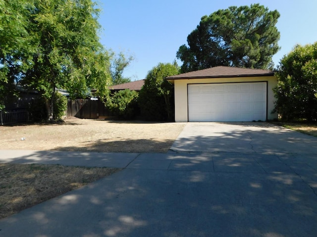 3032 W Alamos Ave, Fresno, CA 93722 - view of detached garage