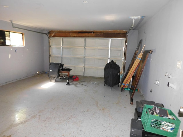 3032 W Alamos Ave, Fresno, CA 93722 - view of garage