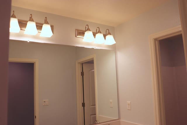 1884 Clover, Dinuba, CA 93618 - view of bathroom