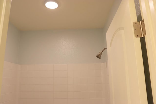 1884 Clover, Dinuba, CA 93618 - bathroom view of a shower