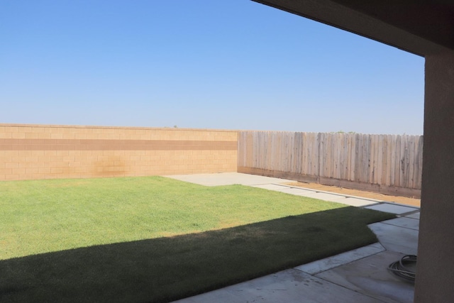 1884 Clover, Dinuba, CA 93618 - view of yard featuring a patio
