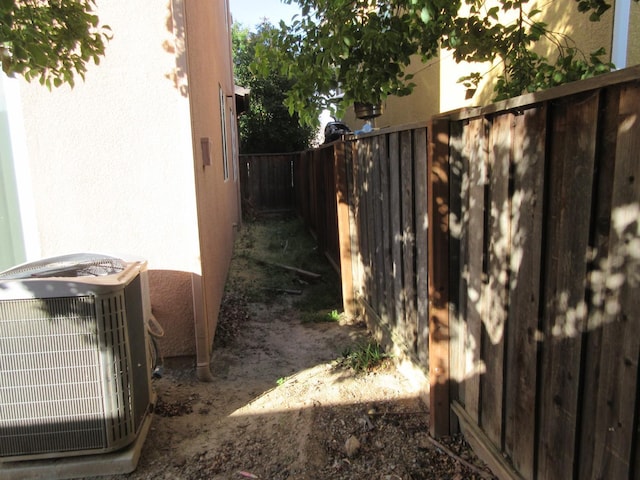 1016 Papaya St, Madera, CA 93638 - view of yard featuring central air condition unit