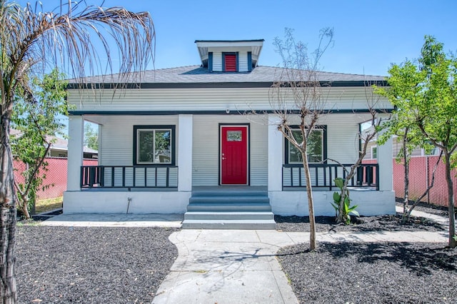 604 N Poplar Ave, Fresno, CA 93728 - bungalow with a porch