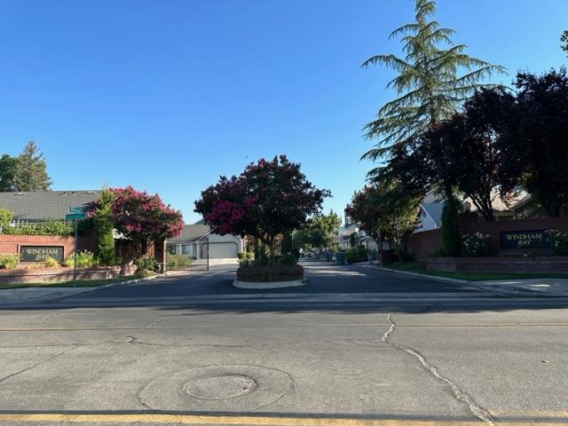 10752 N Windham Bay Cir, Fresno, CA 93730 - view of asphalt street featuring curbs