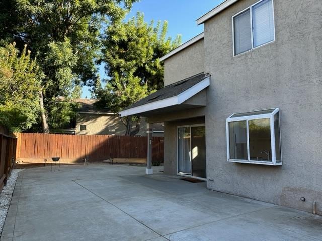 10752 N Windham Bay Cir, Fresno, CA 93730 - view of patio