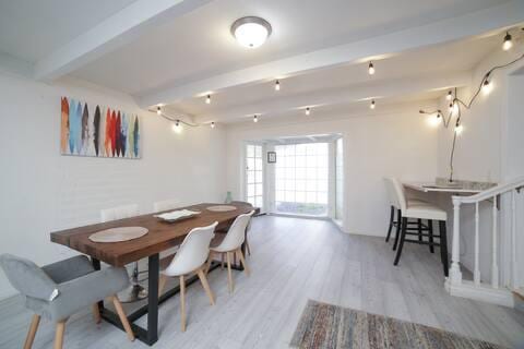 5543 N 7th St, Fresno, CA 93710 - dining area with beam ceiling and light wood finished floors