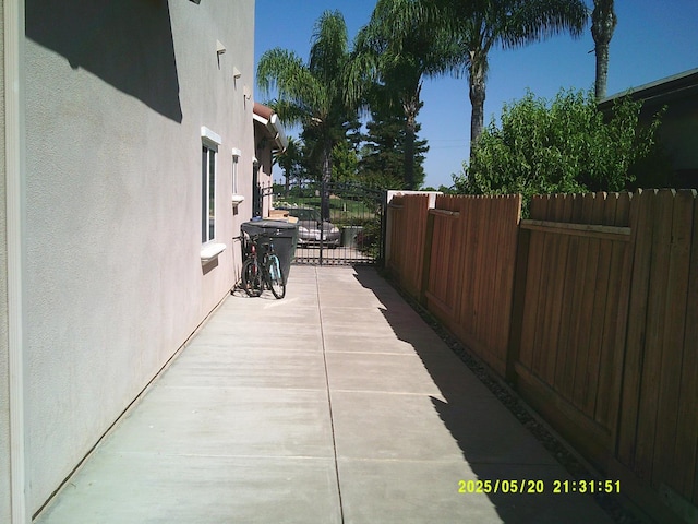 3030 Golf Dr W, Chowchilla, CA 93610 - view of patio