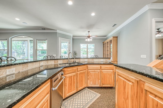 47307 Sunshine Terrace Dr, Coarsegold, CA 93614 - kitchen with a sink, stainless steel dishwasher, a ceiling fan, recessed lighting, and ornamental molding