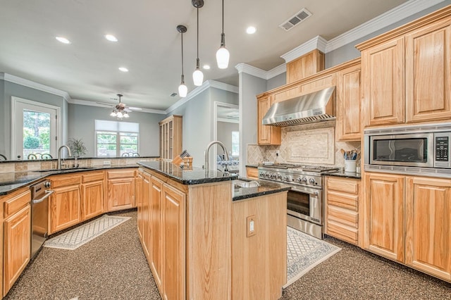 47307 Sunshine Terrace Dr, Coarsegold, CA 93614 - kitchen featuring stainless steel appliances, wall chimney exhaust hood, a sink, a kitchen island with sink, and recessed lighting