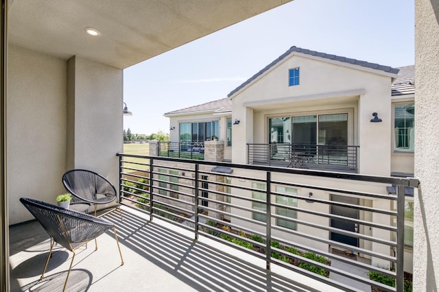 2867 E Tamarind Dr, Fresno, CA 93730 - view of balcony