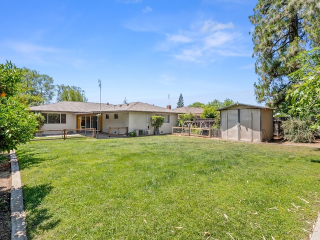 1646 W Millbrae Ave, Fresno, CA 93711 - view of green lawn