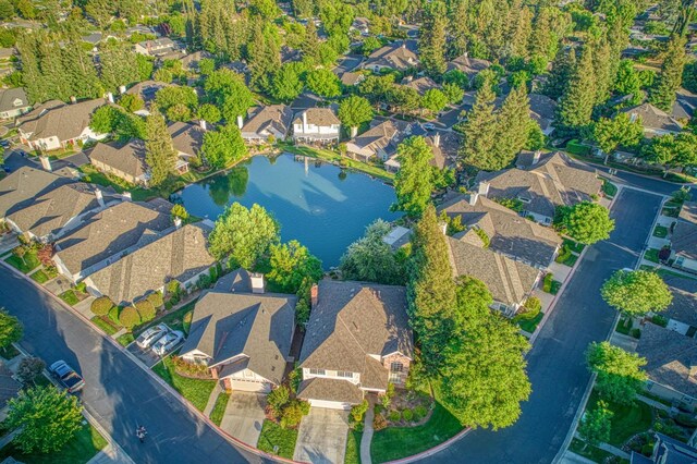 2895 W Kensington Ln, Fresno, CA 93711 - aerial view of property and surrounding area featuring nearby suburban area and a large body of water