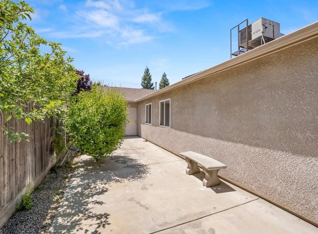 1656 N Cecelia Ave, Fresno, CA 93722 - view of patio