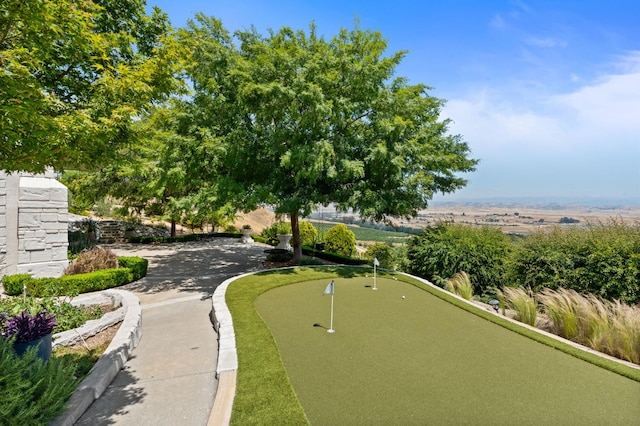 14215 Killarney Dr, Madera, CA 93636 - view of property's community featuring a putting area