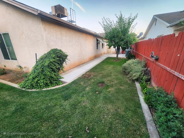 4686 W Sierra Ave, Fresno, CA 93722 - view of yard